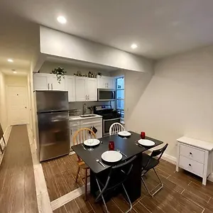 https://elegant-2-bedrooms-14-minutes-to-times-square.us-newyorkcity.com